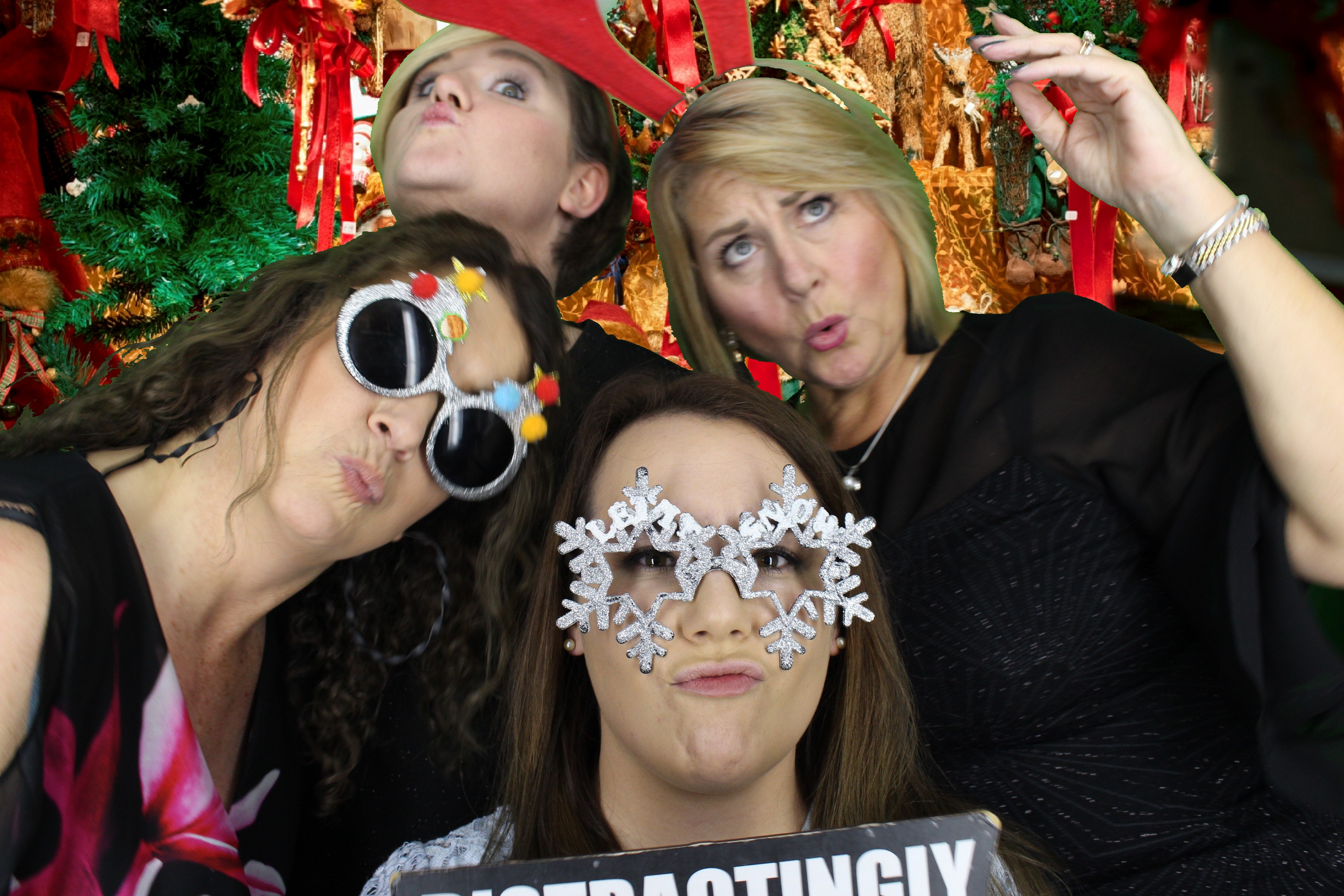 Aster Christmas Party  | View more photos from the event at gallery.myphotoboothexperience.co.uk/u/MyPhotoBoothExperienceLtd/Aster-Christmas-Party